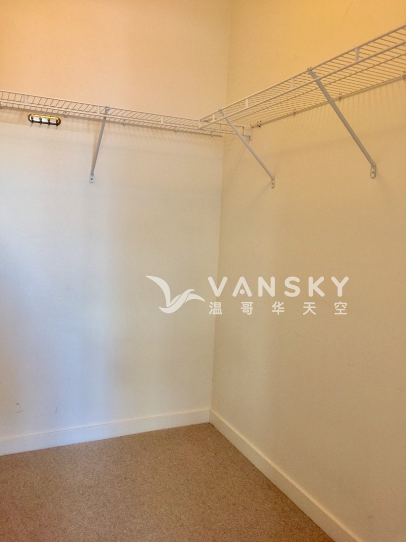 250616104226_master walk in closet.jpg